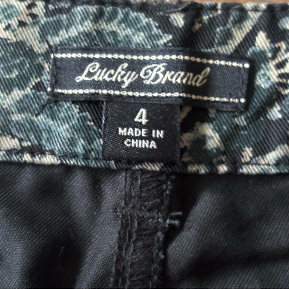 Lucky Brand size 4 black & gray paisley print shorts - Picture 6 of 15